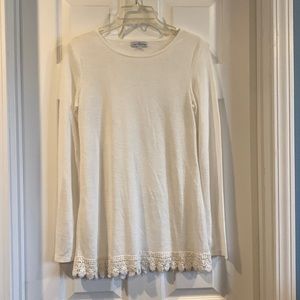 Cream colored lace trim tee